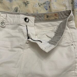 Gap white skirt size 4 in good condition